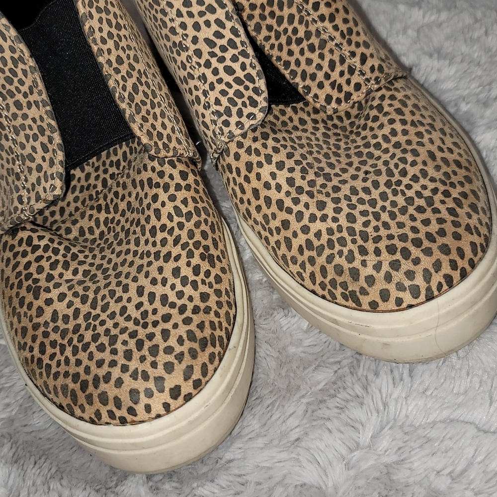 Universal Threads - Cheetah Shoes - Picture 3 of 6